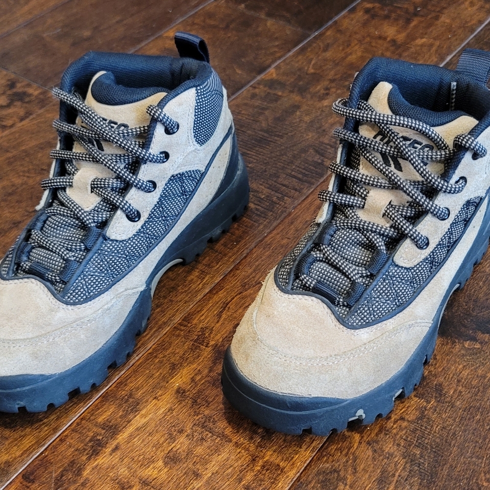 Hi Tec Hiking Boots 6.5 Women’s